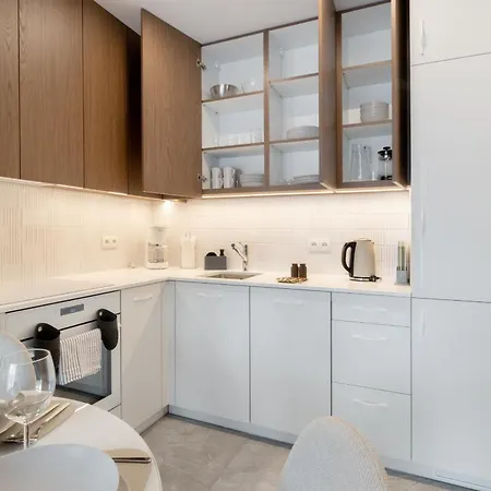 Hajmat Deluxe By Aparo - Nowoczesny Apartament, Bezplatny Parking, Klimatyzacja, Taras, Dolina Trzech Stawow, Muchowiec, Centrum Katowic, Plac Zabaw, Przyjazny Zwierzetom * Katowice